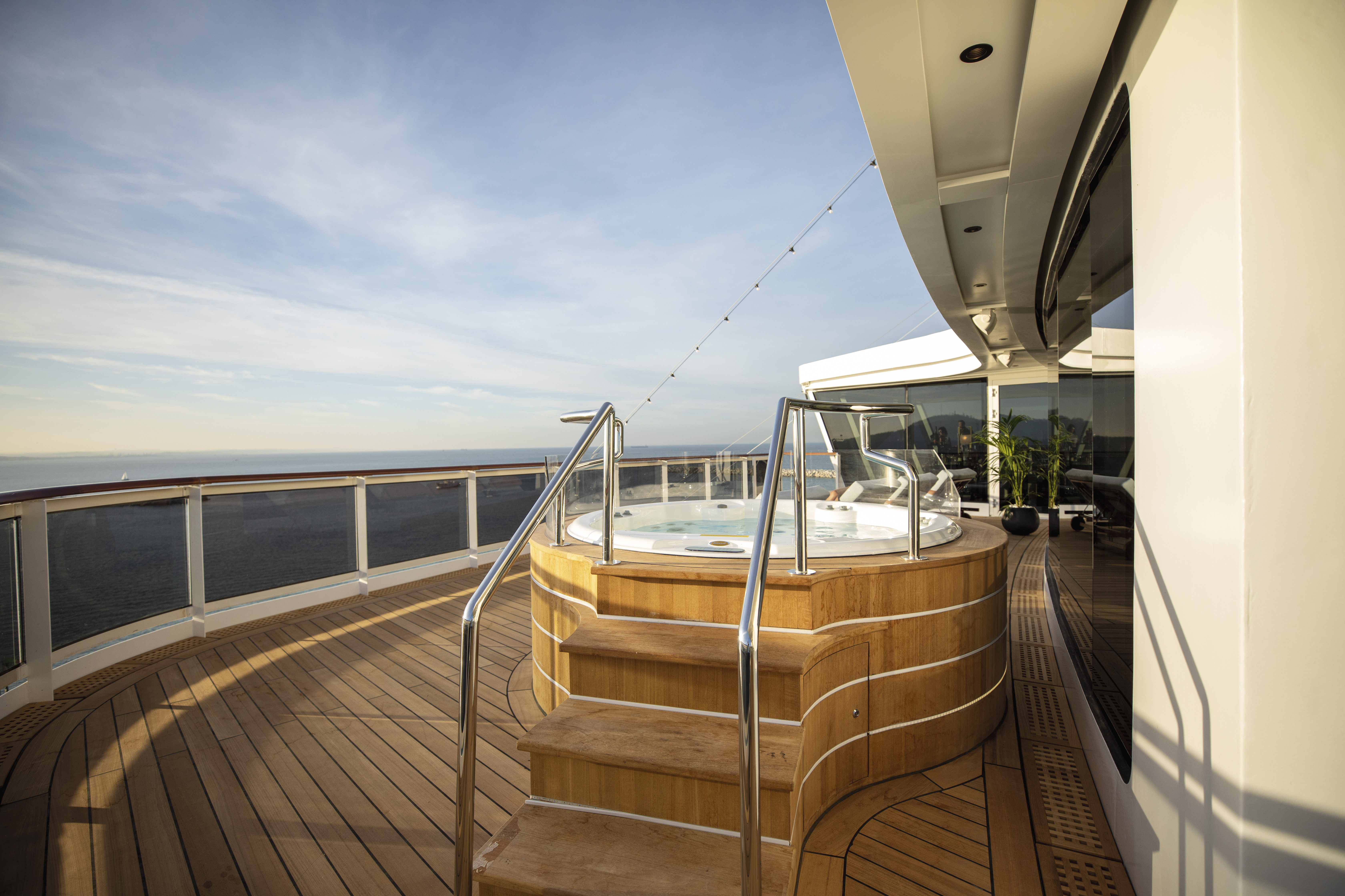 RSSC - Seven Seas Splendor - Accommodation - Regent Suite 5.jpg